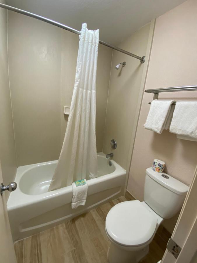 Regency Inn Fern Park Kültér fotó
